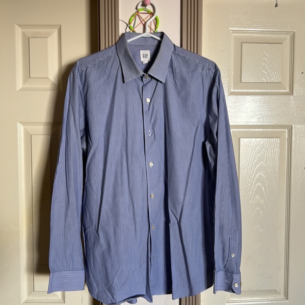 Gap - Picture 2 of 2